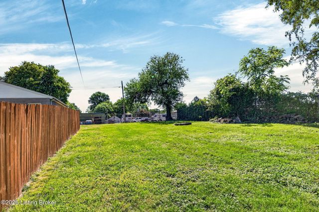 4327 S 1st St, Louisville, KY 40214