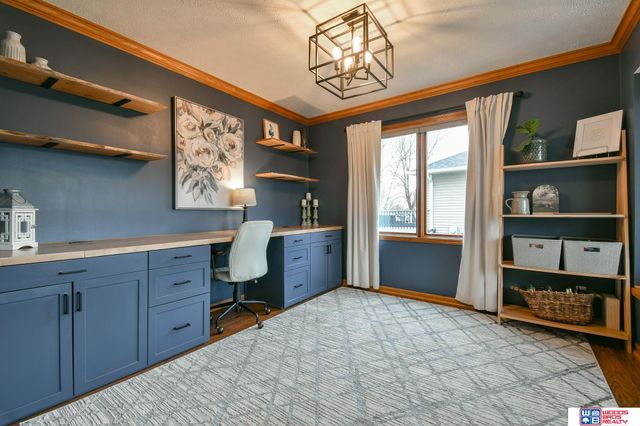 2855 Lawson Drive, Lincoln, NE 68516