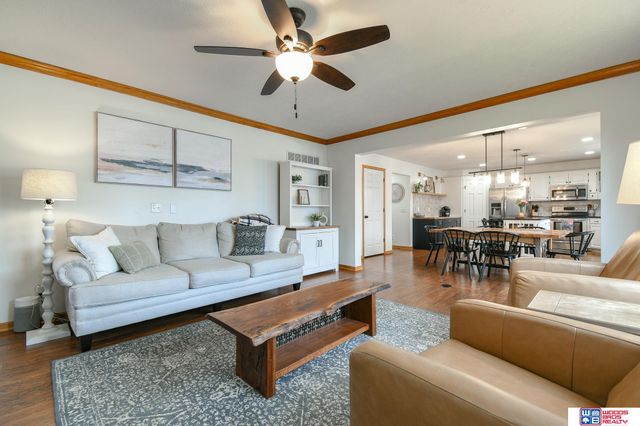 2855 Lawson Drive, Lincoln, NE 68516