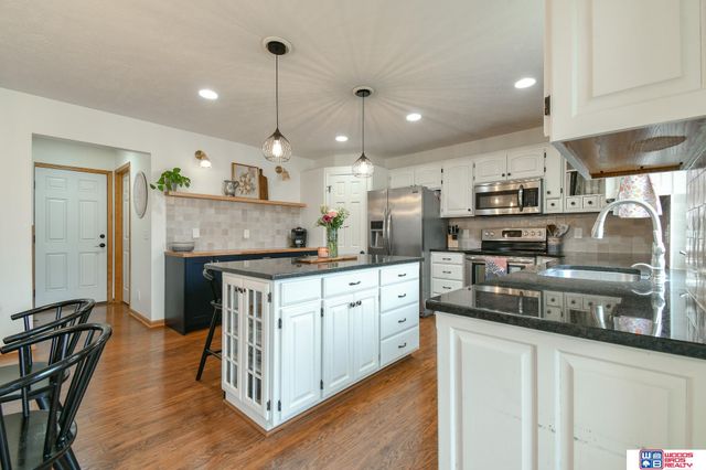 2855 Lawson Drive, Lincoln, NE 68516