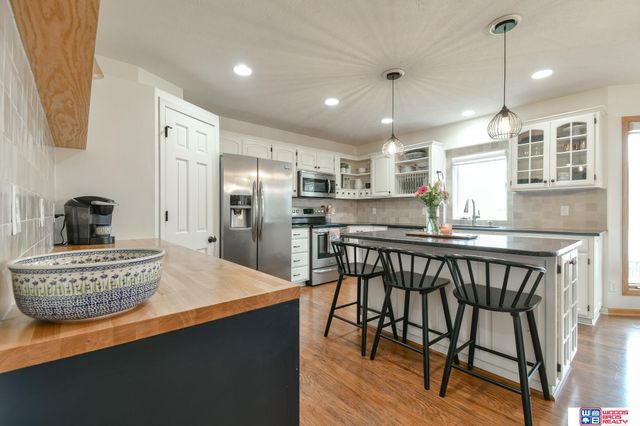 2855 Lawson Drive, Lincoln, NE 68516