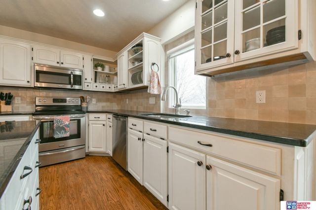 2855 Lawson Drive, Lincoln, NE 68516