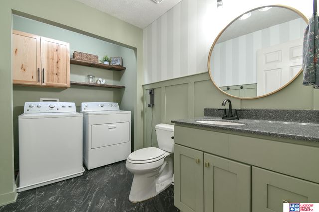 2855 Lawson Drive, Lincoln, NE 68516