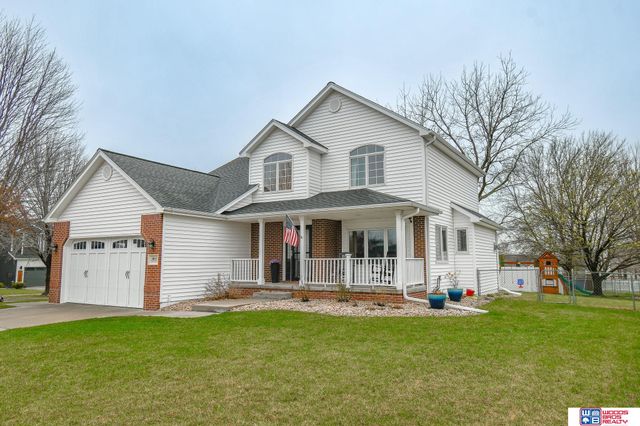 2855 Lawson Drive, Lincoln, NE 68516