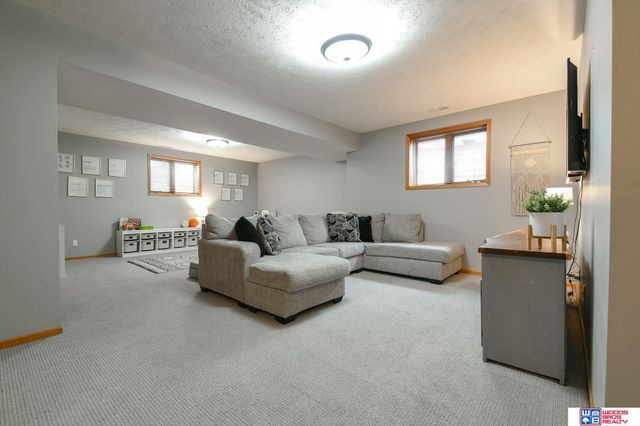 2855 Lawson Drive, Lincoln, NE 68516