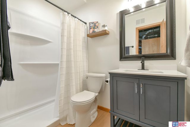 2855 Lawson Drive, Lincoln, NE 68516