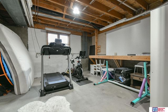 2855 Lawson Drive, Lincoln, NE 68516