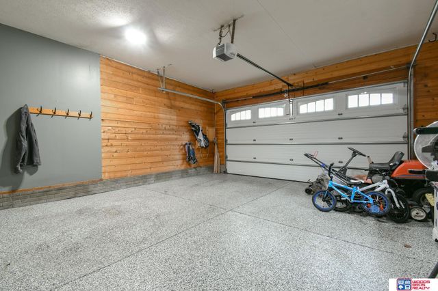 2855 Lawson Drive, Lincoln, NE 68516