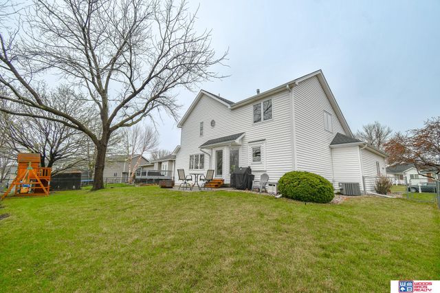 2855 Lawson Drive, Lincoln, NE 68516