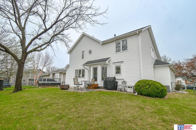 2855 Lawson Drive, Lincoln, NE 68516