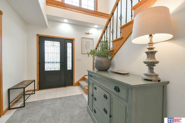 2855 Lawson Drive, Lincoln, NE 68516