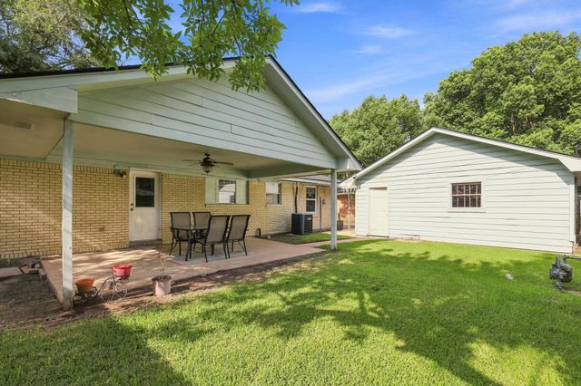 1705 Chilton Drive, Baytown, TX 77520