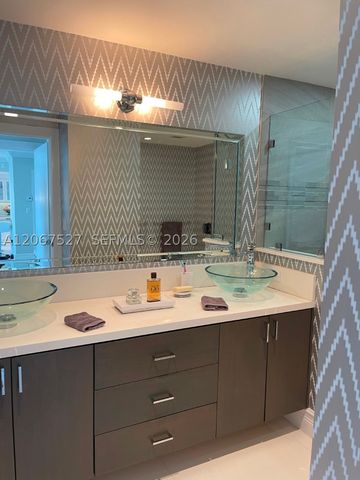 5001 Collins Ave 14A, Miami Beach, FL 33140