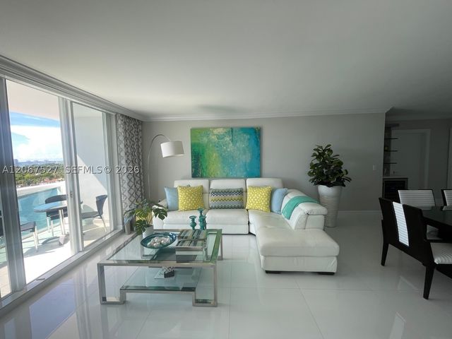 5001 Collins Ave 14A, Miami Beach, FL 33140