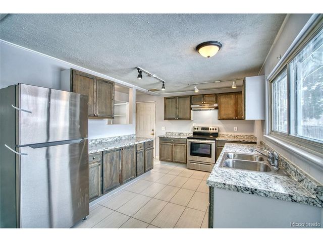 3137 Ursula St, Aurora, CO 80011