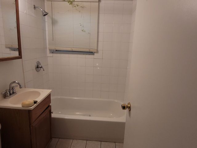 11720 S WENTWORTH Avenue, Chicago, IL 60628