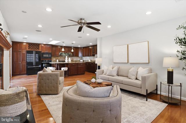 2228 LOCH LOMOND DR, Vienna, VA 22181