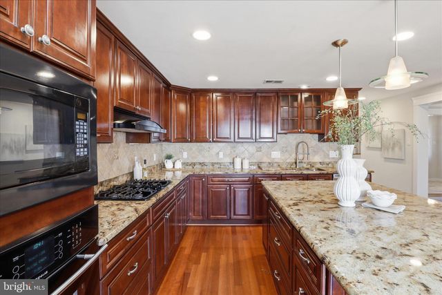 2228 LOCH LOMOND DR, Vienna, VA 22181