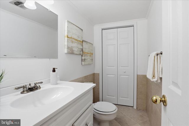 2228 LOCH LOMOND DR, Vienna, VA 22181