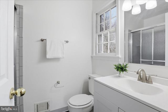 2228 LOCH LOMOND DR, Vienna, VA 22181