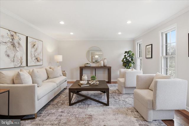 2228 LOCH LOMOND DR, Vienna, VA 22181