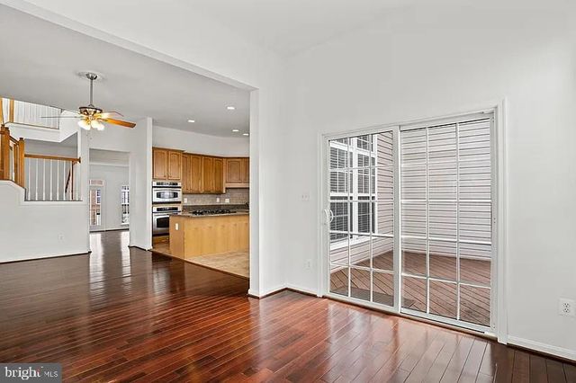24689 SILTSTONE SQ, Aldie, VA 20105