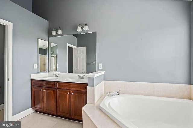 24689 SILTSTONE SQ, Aldie, VA 20105