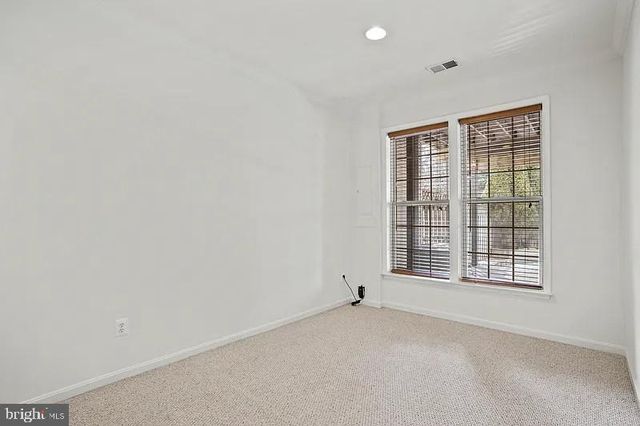 24689 SILTSTONE SQ, Aldie, VA 20105