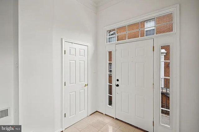 24689 SILTSTONE SQ, Aldie, VA 20105