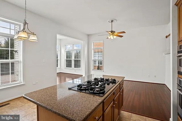 24689 SILTSTONE SQ, Aldie, VA 20105