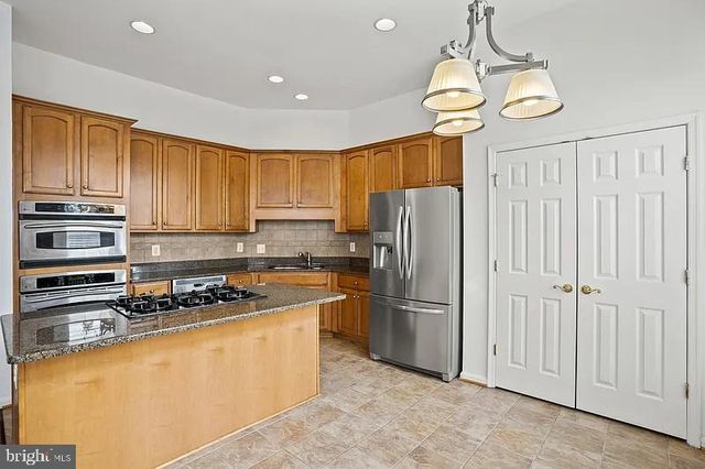 24689 SILTSTONE SQ, Aldie, VA 20105