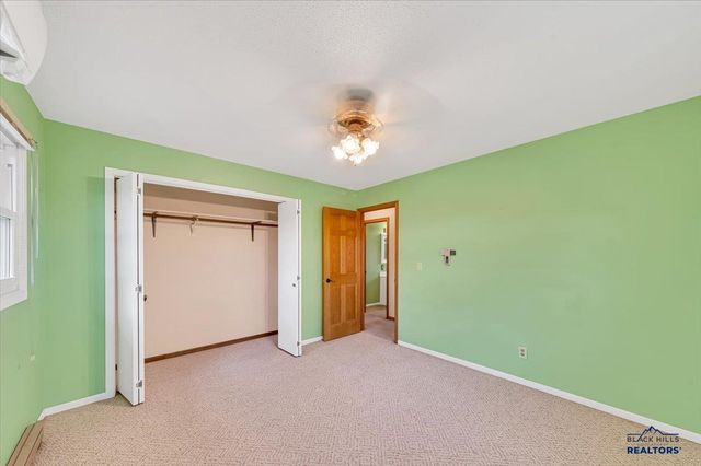 4613 HOGAN, Rapid City, SD 57703