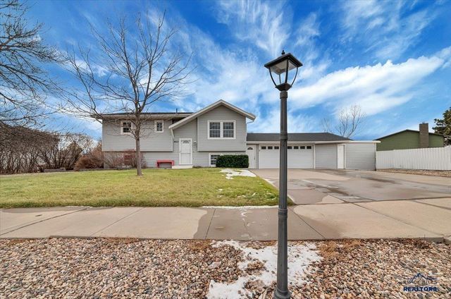 4613 HOGAN, Rapid City, SD 57703