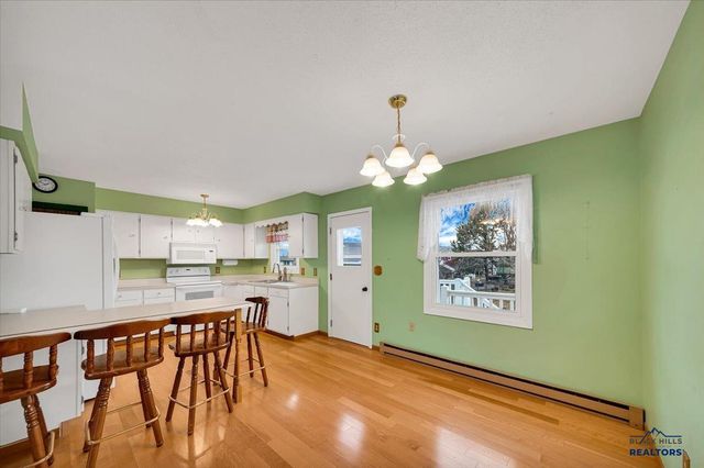 4613 HOGAN, Rapid City, SD 57703