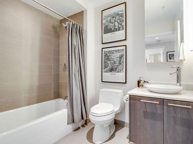 110 Stuart Street 27C, Boston, MA 02116