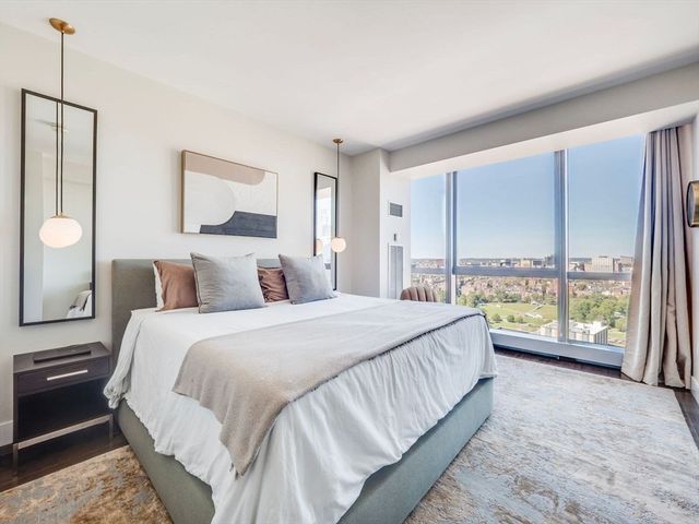 110 Stuart Street 27C, Boston, MA 02116