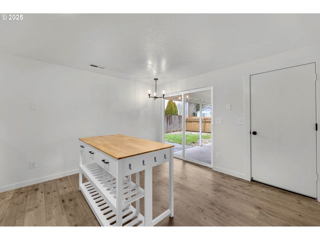 8321 Ne 157TH Ave, Vancouver, WA 98682