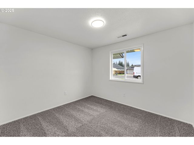 8321 Ne 157TH Ave, Vancouver, WA 98682