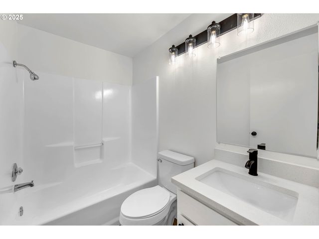 8321 Ne 157TH Ave, Vancouver, WA 98682