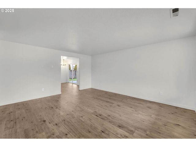 8321 Ne 157TH Ave, Vancouver, WA 98682