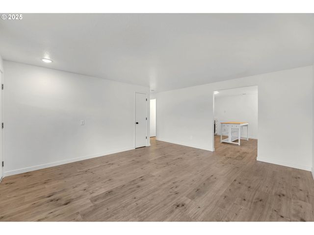 8321 Ne 157TH Ave, Vancouver, WA 98682