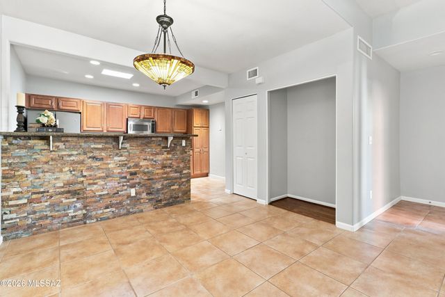 6255 N Camino Pimeria Alta Apt 15, Tucson, AZ 85718