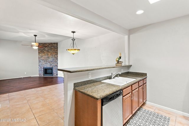 6255 N Camino Pimeria Alta Apt 15, Tucson, AZ 85718