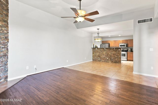 6255 N Camino Pimeria Alta Apt 15, Tucson, AZ 85718