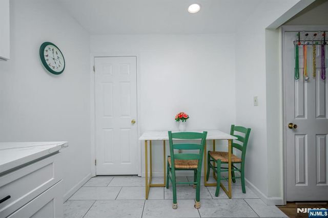 400 Crown Court 571, Edgewater, NJ 07020