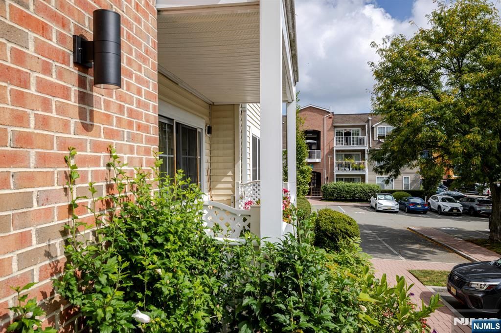 400 Crown Court 571, Edgewater, NJ 07020