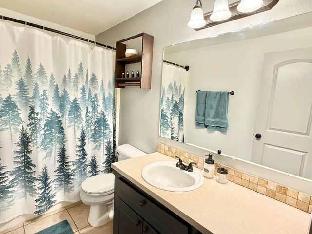 5704 Upland Drive, Klamath Falls, OR 97603