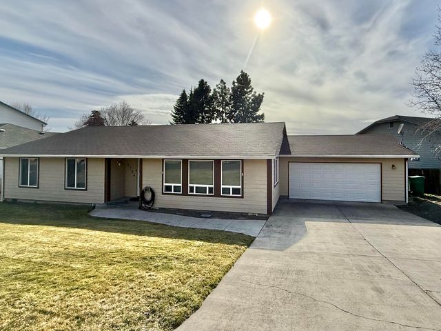 5704 Upland Drive, Klamath Falls, OR 97603