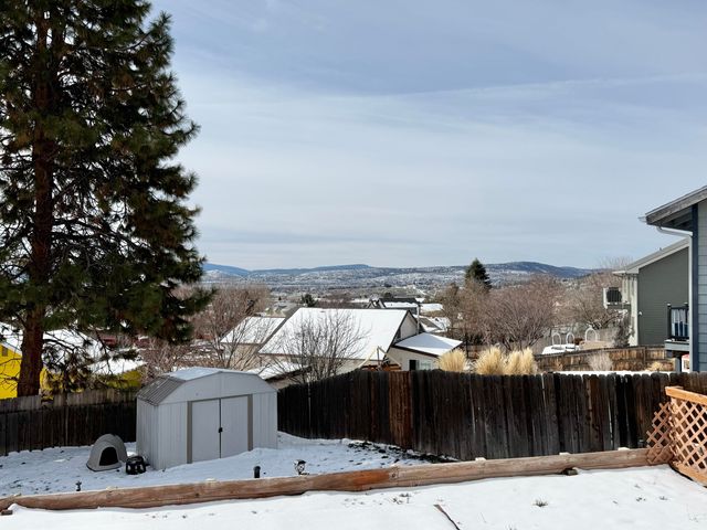5704 Upland Drive, Klamath Falls, OR 97603