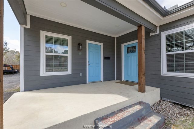 1557 East Wm J Bryan Parkway, Bryan, TX 77803